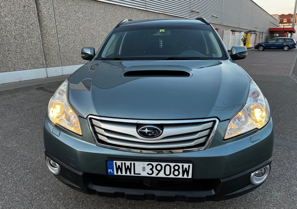 Subaru Outback cena 23000 przebieg: 210000, rok produkcji 2010 z Ząbki małe 22